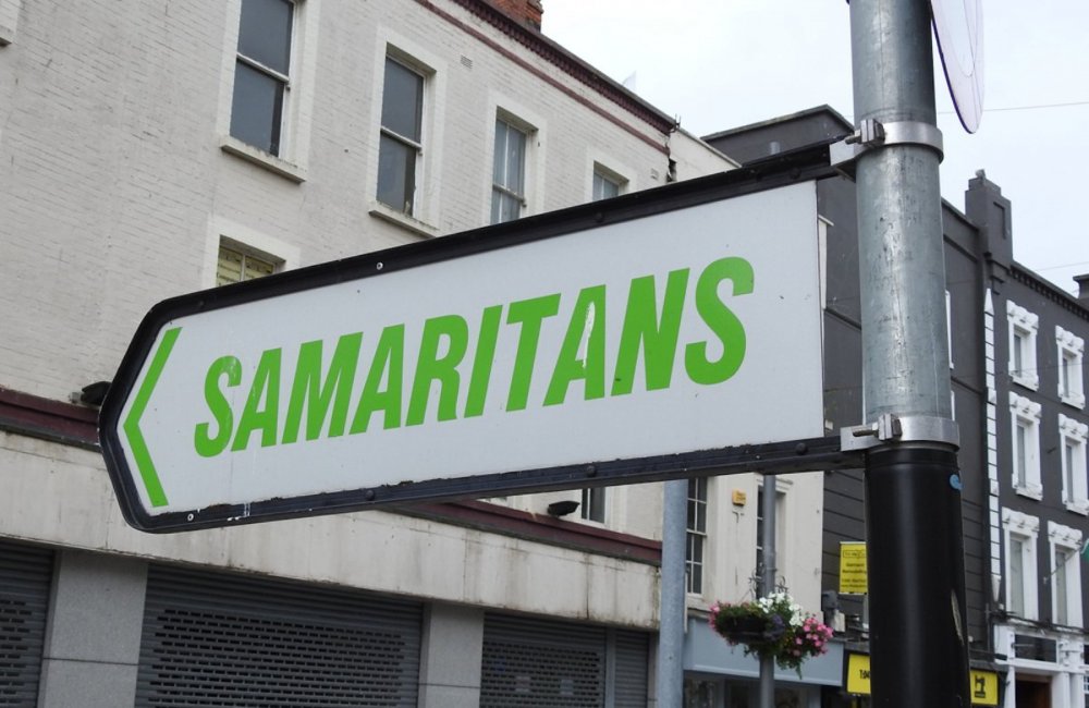 samaritans-helpline.jpg
